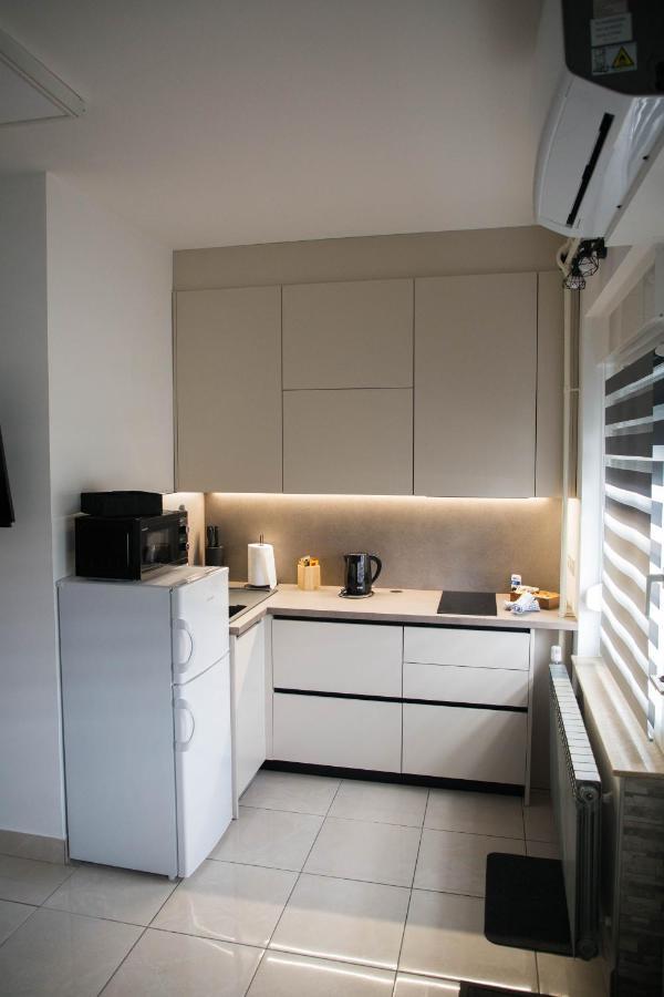 Studio Apartman Suburban Visnjevac Экстерьер фото